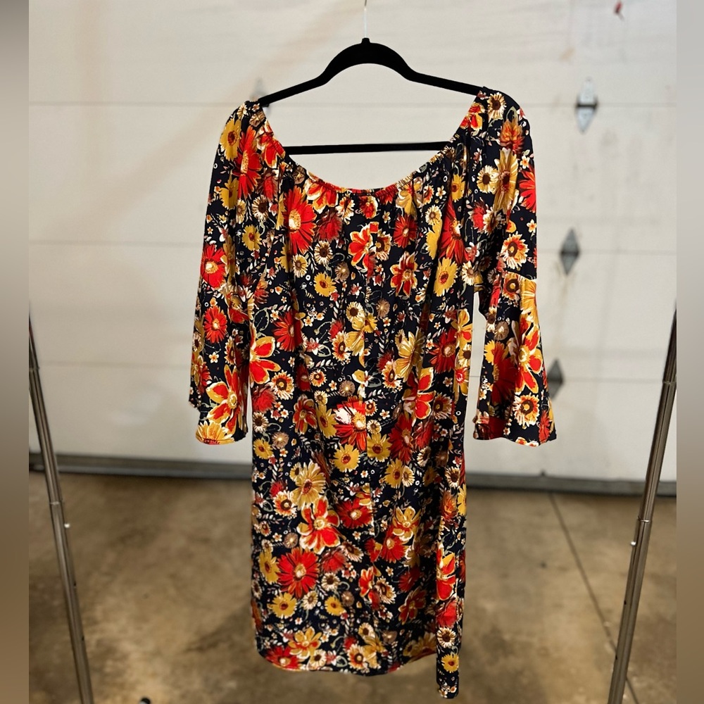 Speed Control Size 1X Floral Dress with Bell Sleeves